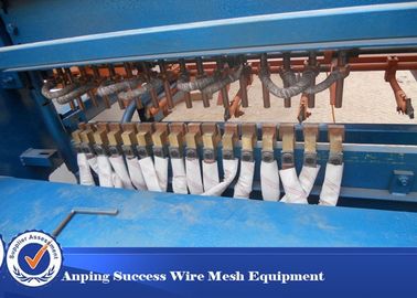 China Weiterentwickelte 0-3000mm Zaunschweißmaschine 3,5m/Min fournisseur