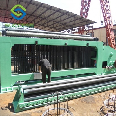 China Grüne 2,5 Tonnen starke Hexagonale Drahtnetzmaschine mit 2,2 kW Hydraulikleistung fournisseur