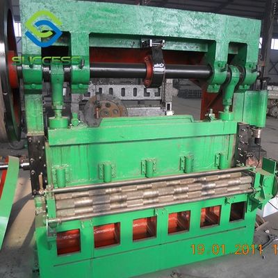China Maschine zur Herstellung von Metall aus Edelstahl für dekorative Baumaterialien fournisseur